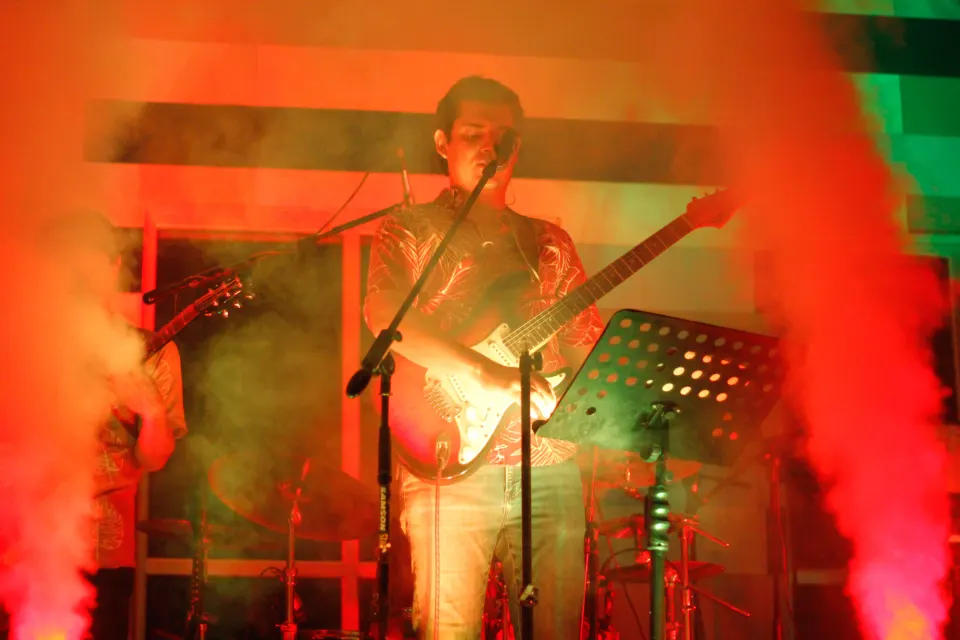 Vara Blanca tocando en la semana universitaria de la UTN